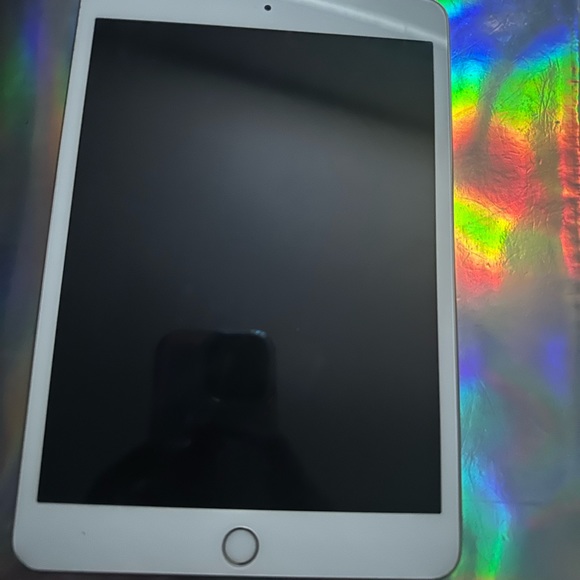 iPad Mini 16 GB- Gold - Picture 2 of 3